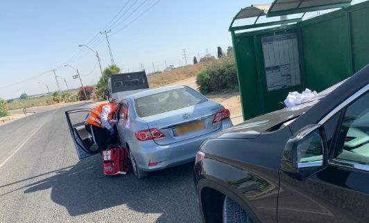 ברכב מקושט: בדרך לחופה; החתן עצר להציל חיים