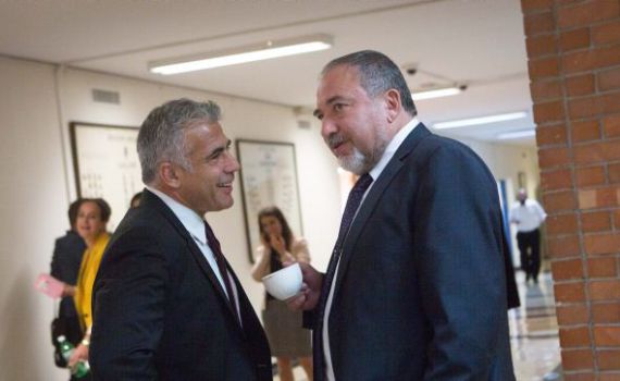 סקר מנדטים:ליברמן מתחזק; אין לימין 61 מנדטים