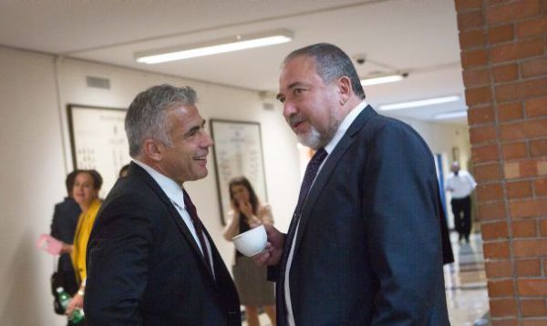 סקר מנדטים:ליברמן מתחזק; אין לימין 61 מנדטים