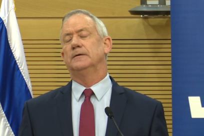 "הציבור מטומ…": פליטת הפה המביכה של גנץ. צפו