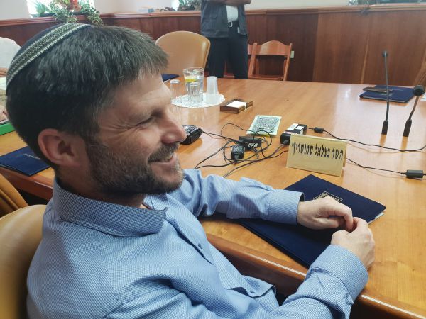 הקבינט מתכנס: דיון ראשון של סמוטריץ' ופרץ