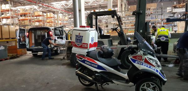 פועל נהרג בהתהפכות מלגזה במסוף בנתב"ג