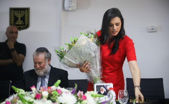 שקד נפרדת ממשרד משפטים: "עוד אשוב לכאן"