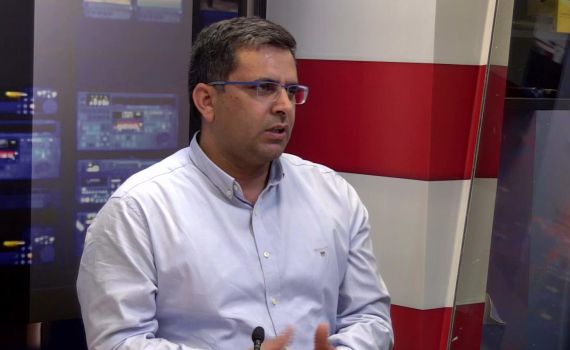 אופיר סופר תומך ברב אליהו: "איש אמיץ ומנהיג"