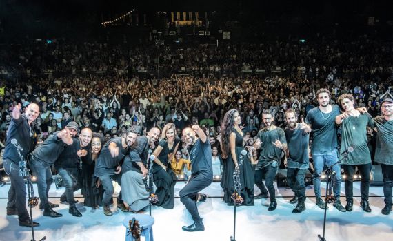 צפו: הביצוע של עידן רייכל עם משטרת ישראל