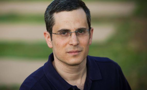 מיוחד לשבוע הספר | הסופר יואב בלום בראיון לסרוגים