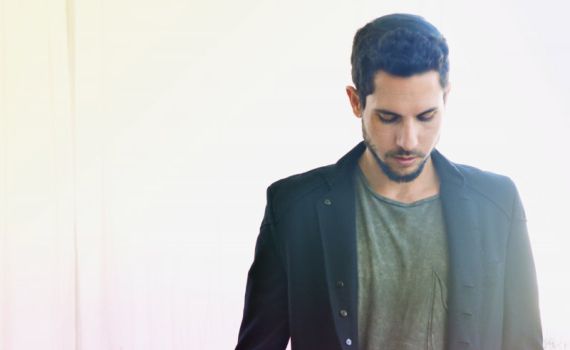 מהפס קול של הסדרה סרוגים לאלבום סולו ראשון