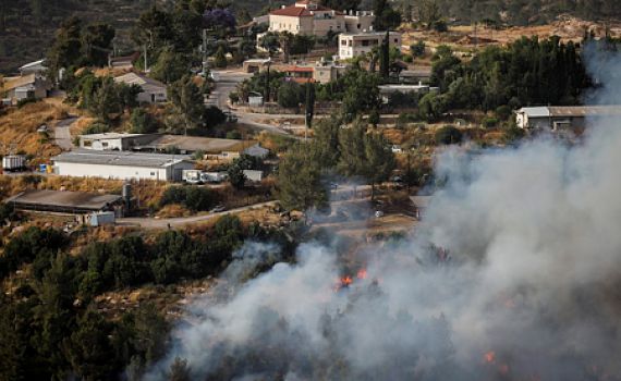 מדינה בלהבות:בת 4 נספתה בשריפה; בתים פונו ליד י-ם