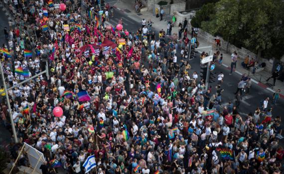 אני מוחה נגד הלהט"בים בגלל שאני אוהב אותם