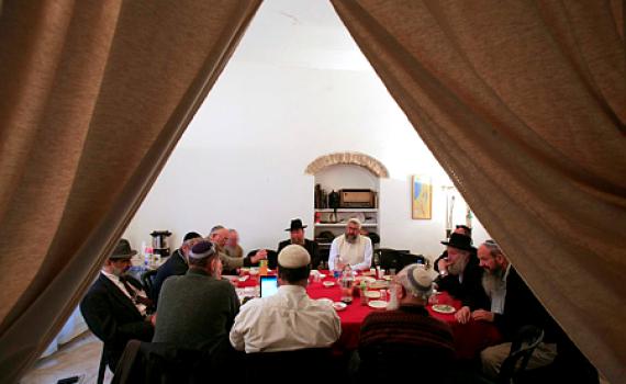 הקמת סנהדרין? אין היום רב שראוי לשבת בו