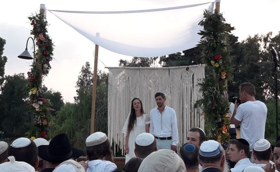 חופה ללא הורים • יתומי הפיגועים התחתנו. צפו