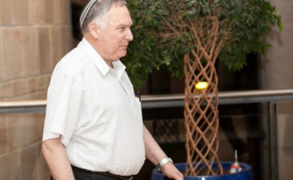 מקורבו הסרוג של נתניהו: לשלב ערבים בהנהגה