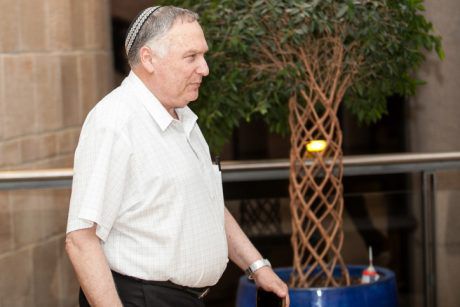 מקורבו הסרוג של נתניהו: לשלב ערבים בהנהגה