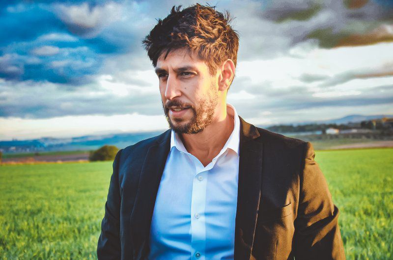 עידן עמדי: "אני רוצה מילים, להיות קרוב לאלוהים"