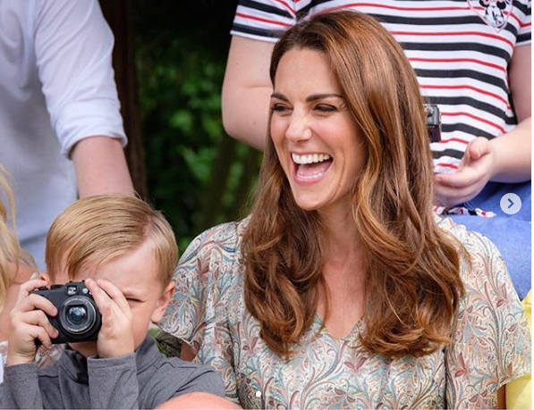 בזכות תחביב הצילום:  קייט מידלטון קיבלה ג'וב חדש