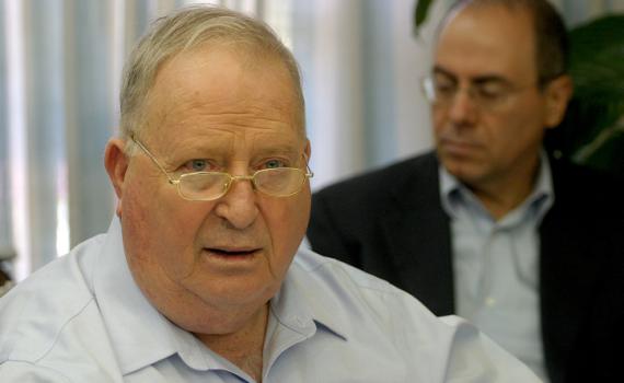 בייגה שוחט: "תומכי נתניהו- להקת כלבלבים מוכי כלבת"