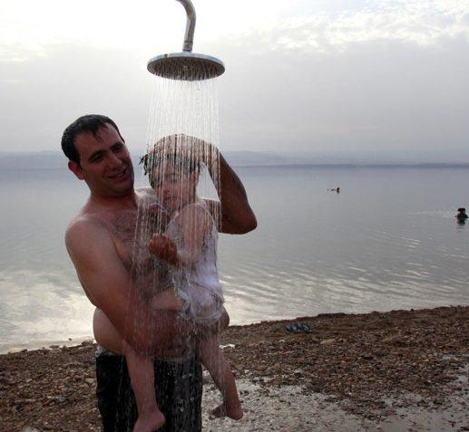 בוא אבא. יש משהו פתטי בהורות המתבכיינת שלכם