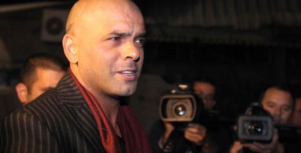 אייל גולן ומנהלו: "נפלנו קורבן, מבטלים לנו חוזים"