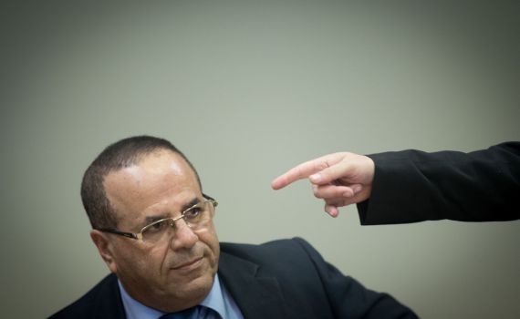 בזמן שהוא חבר בממשלה: קרא נבחן ל"הישרדות VIP"