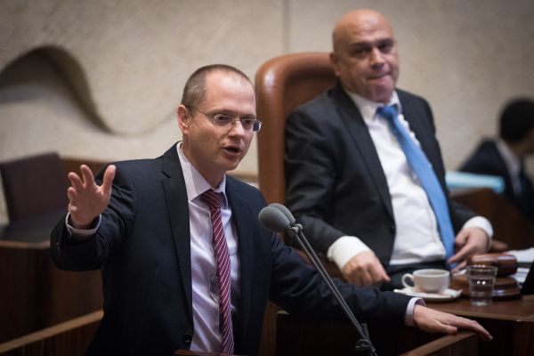 פורר: "בני ציפר אכל יותר מידי גבינות עם עובש בחג"