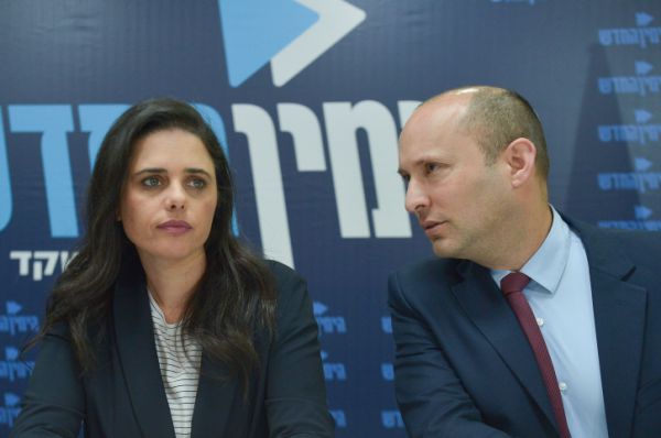 ללא שקד: בנט עורך כנס סגור לפעילי המפלגה