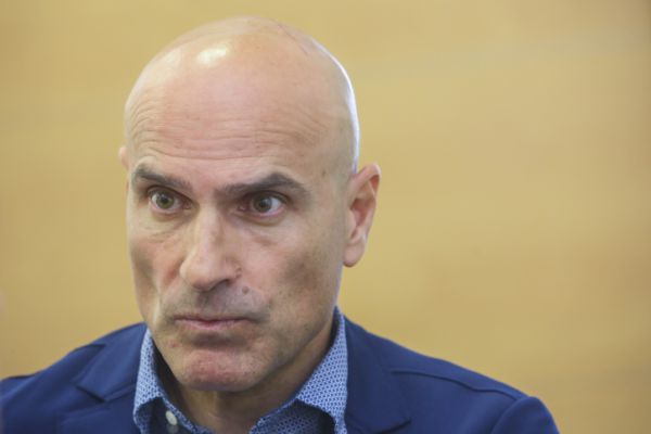 המשטרה חוקרת: מי הדליף חומר מהטלפון של אפי נוה