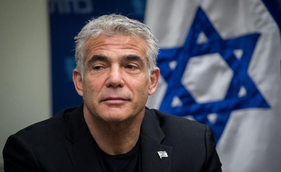 אופס | האם יאיר לפיד נתפס בשקר בשידור? האזינו