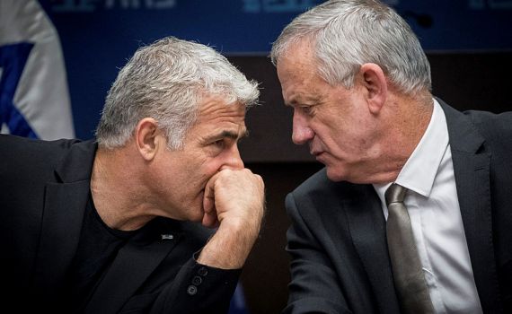 בני גנץ לאדמו"ר חרדי: "יאיר לפיד מתנהג טוב יותר"