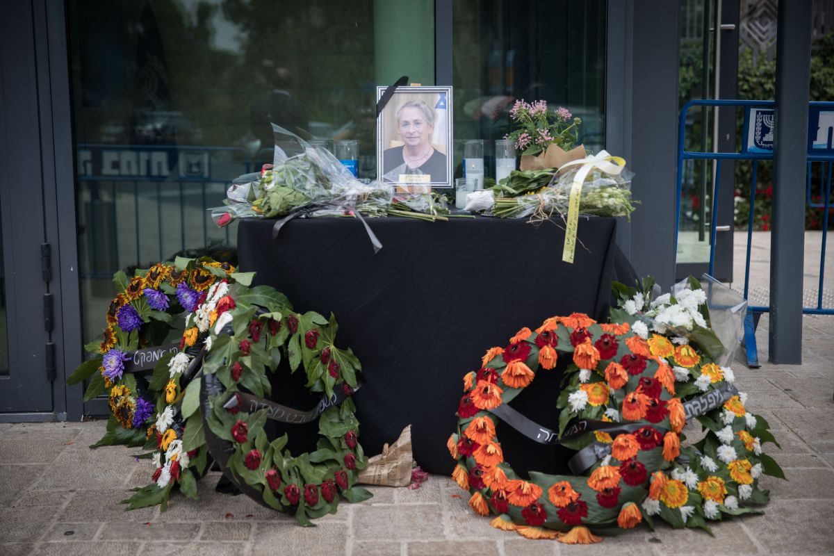 שו"ת: מתי מסתיימים ה'שלושים' על נחמה ריבלין?