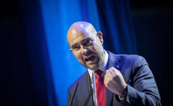 שר המשפטים: "אינני מגיע לכאן לא בדחפור ולא בטנק"