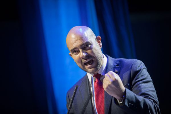 שר המשפטים: "אינני מגיע לכאן לא בדחפור ולא בטנק"