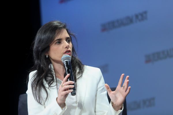 "ברק חושב שהציבור שכח את תקופת כהונתו הכושלת"