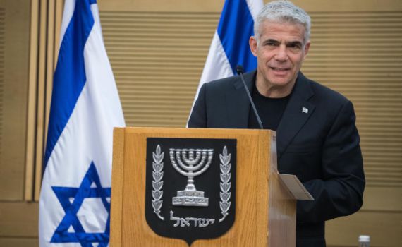 יאיר לפיד מבהיר: "אנחנו לא נשב עם נתניהו"