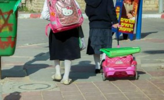 בת ה-7 סיפרה לחברתה על האונס, הוריה סירבו שתעיד