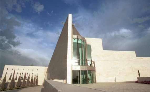 אונס הילדה: המשפחה פיטרה את עורך הדין מחוננו