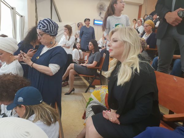 הדרמה בישיבת מרכז: שרה ואיילת שעות אחרי הפיטורים