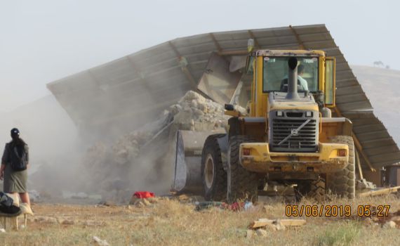 שר הביטחון נתניהו שוב הורס בתים של יהודים ביו"ש