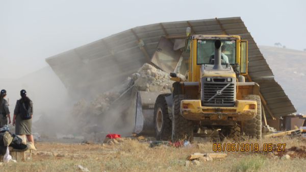 שר הביטחון נתניהו שוב הורס בתים של יהודים ביו"ש