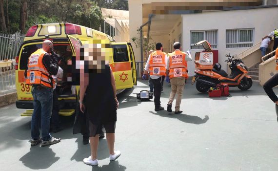 חיפה: ארון נפל על ילד בן 7 בבית ספר, מצבו קשה