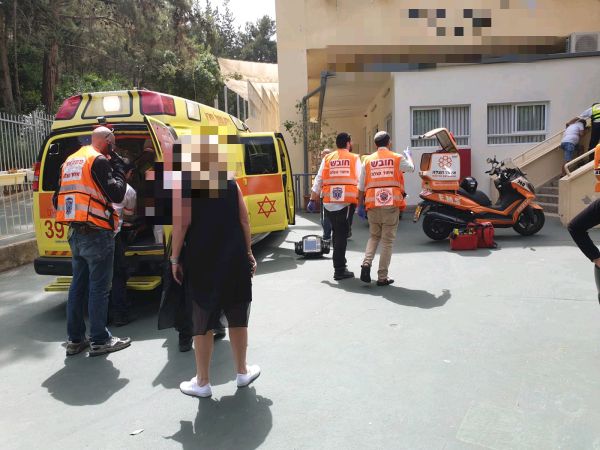 חיפה: ארון נפל על ילד בן 7 בבית ספר, מצבו קשה