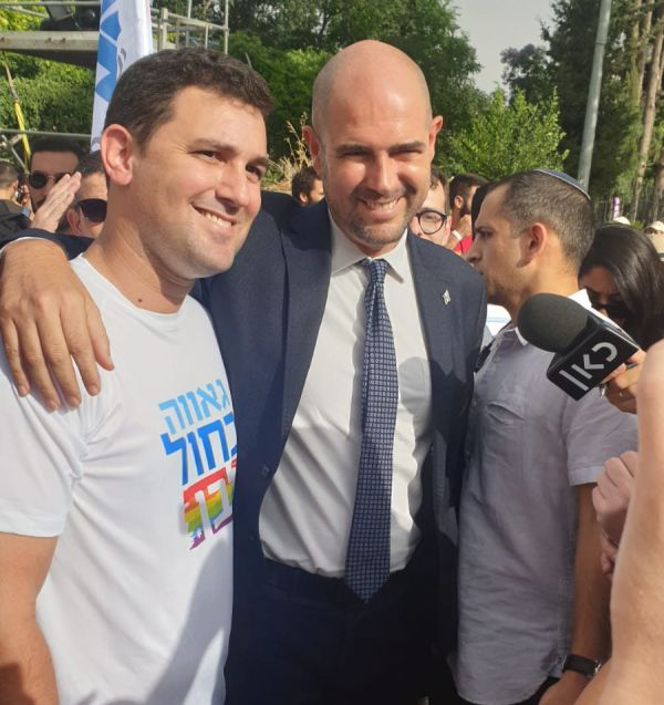 קריאות בוז לשר המשפטים הנכנס במצעד הגאווה