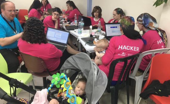 צעירות דתיות מהנדסות – הופכות את העולם