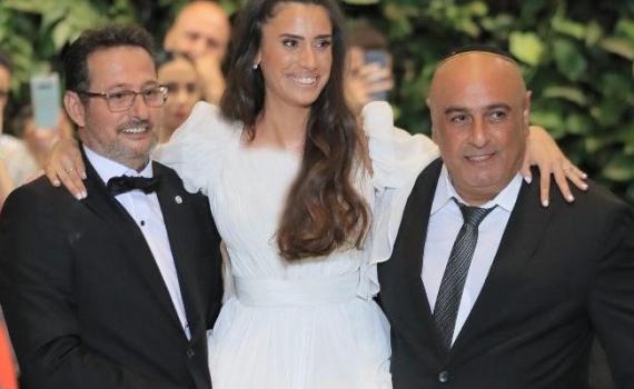 הכלה שברה את הרגל – האבא נשא אותה לחופה