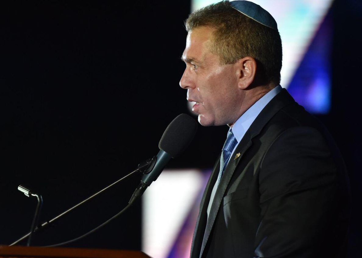 השר ארדן קרא לשב"כ להתערב בחקירת אונס