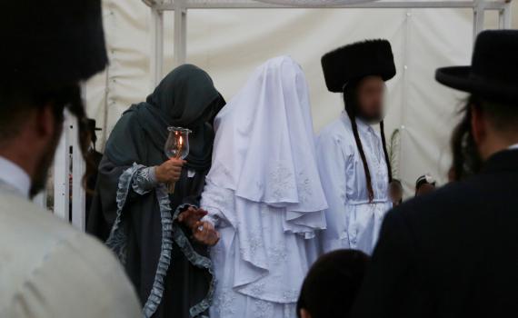 חתן בן 17, כלה בת 16: תיעוד מיוחד מחתונת הסתר