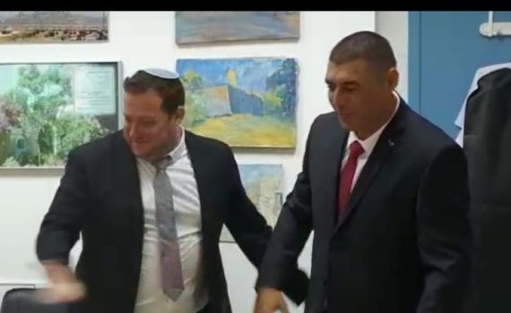 "לצערי יש אצלכם שתומכים במנהיגים מושחתים אצלנו"