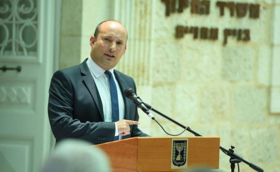 בנט: "הדרום נשרף והממשלה עסוקה בבחירות"