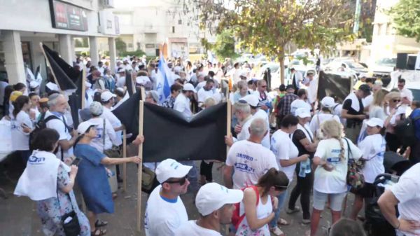 הרוב הדומם מתעורר ונאבק בסתימת הפיות הלהט"בית