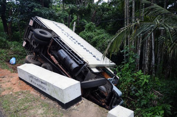 שמונה ישראלים נפצעו בתאונת דרכים בסרי לנקה