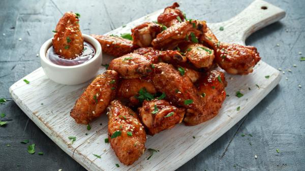 לעוף איתם: מתכונים מנצחים לכנפיים עסיסיות